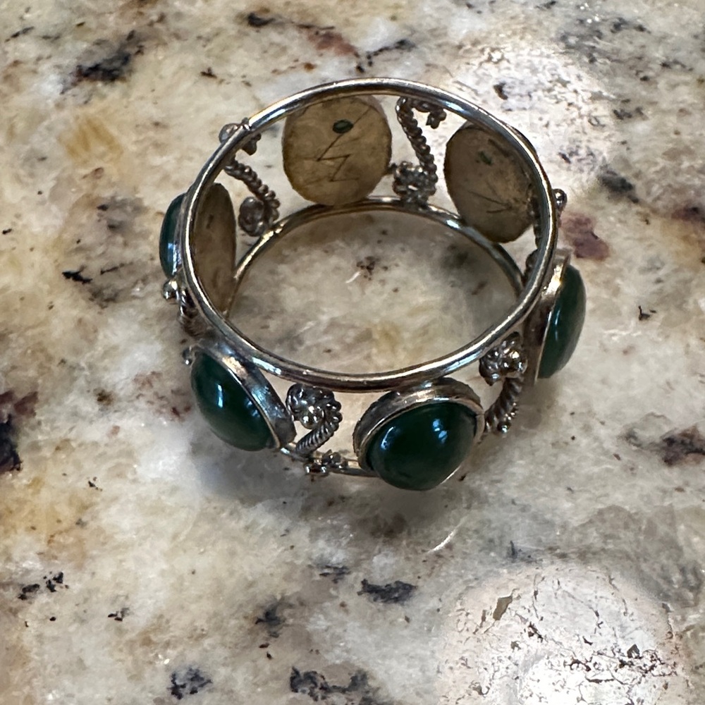 Vintage-Inspired Green Gem (jade) Gold Ring - Picture 5 of 8